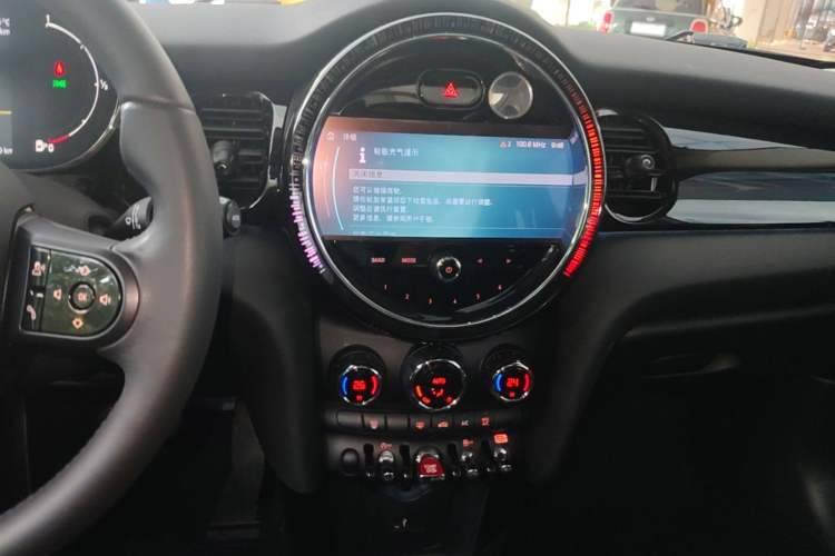 Used MINI 2023 Updated 1.5T COOPER Artist Five-Door Edition Audio And AC Panel