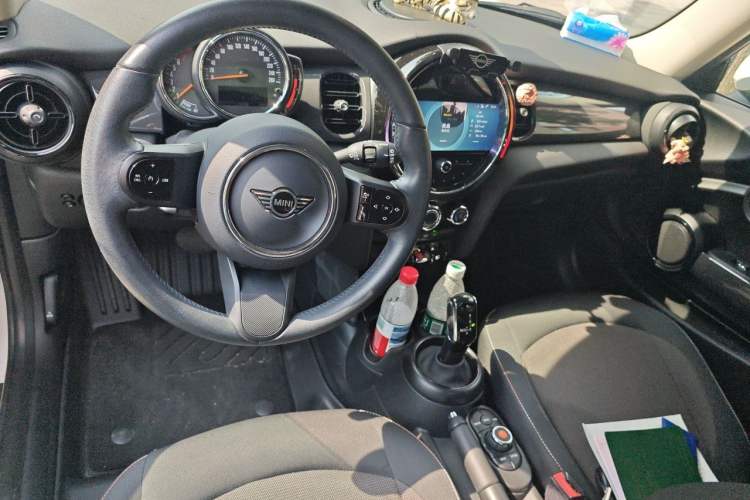 Used MINI 2023 1.5T ONE Center Console