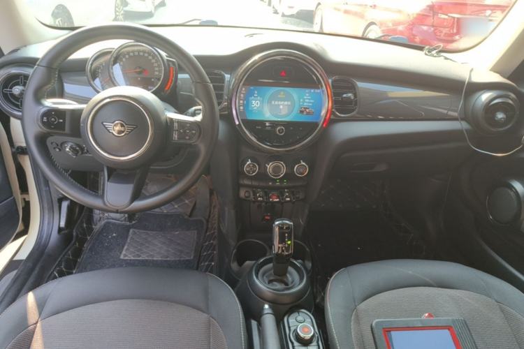 Used MINI 2023 1.5T ONE Center Console