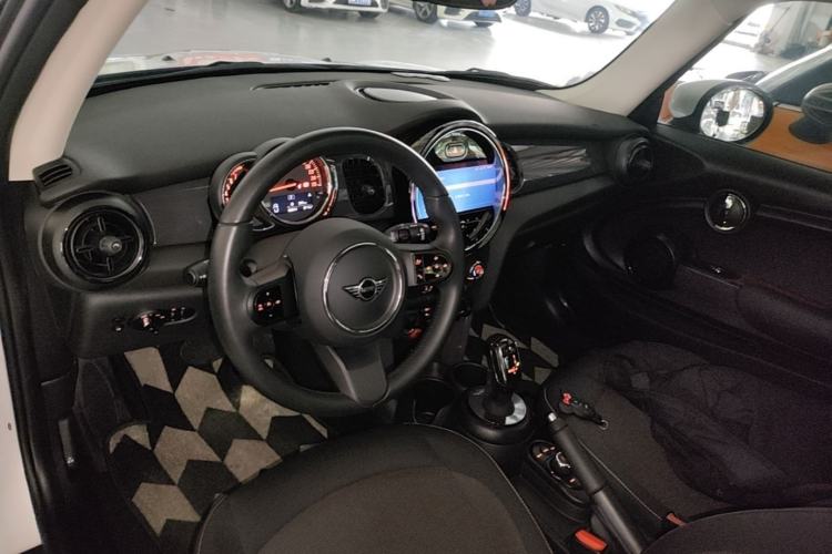 Used MINI 2023 1.5T ONE Center Console
