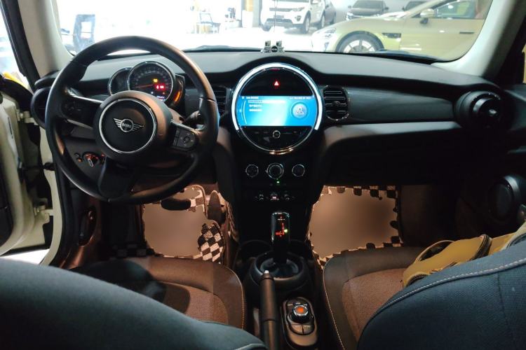 Used MINI 2023 1.5T ONE Center Console