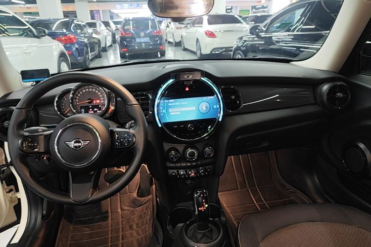 Used MINI 2023 1.5T ONE Center Console