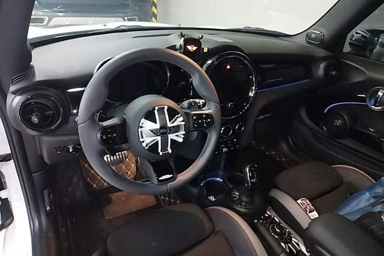 Used MINI 2023 Updated 2.0T COOPER S Racing Driver Center Console