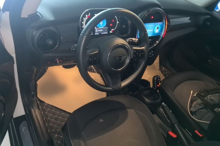 Used MINI 2023 1.5T ONE Center Console