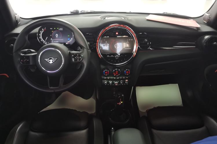 Used MINI 2023 Facelift 2.0T COOPER S Artist Five-Door Edition Center Console