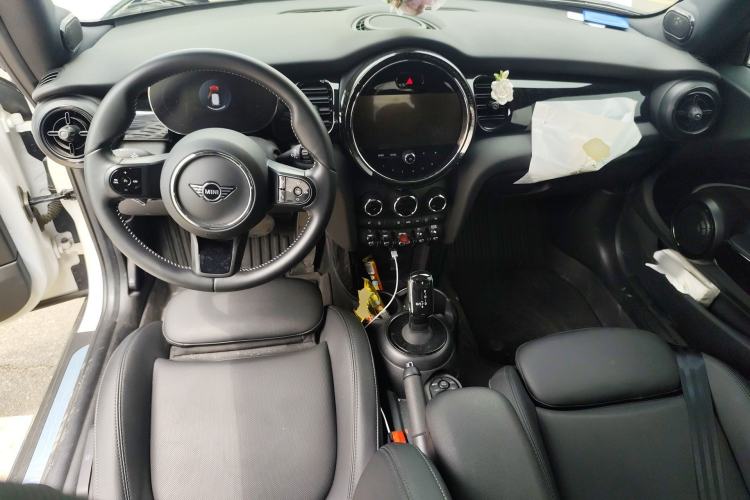 Used MINI 2023 1.5T COOPER King's Cross Special Edition Center Console