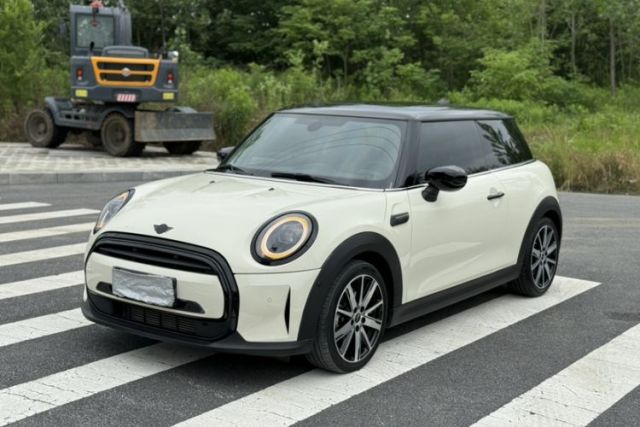 Used MINI 2023 1.5T COOPER Artist
