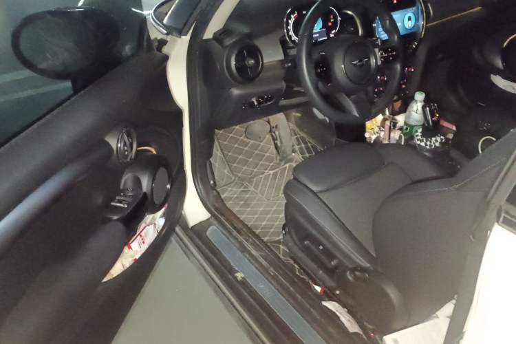 Used MINI 2023 1.5T COOPER Artist Driver Seat