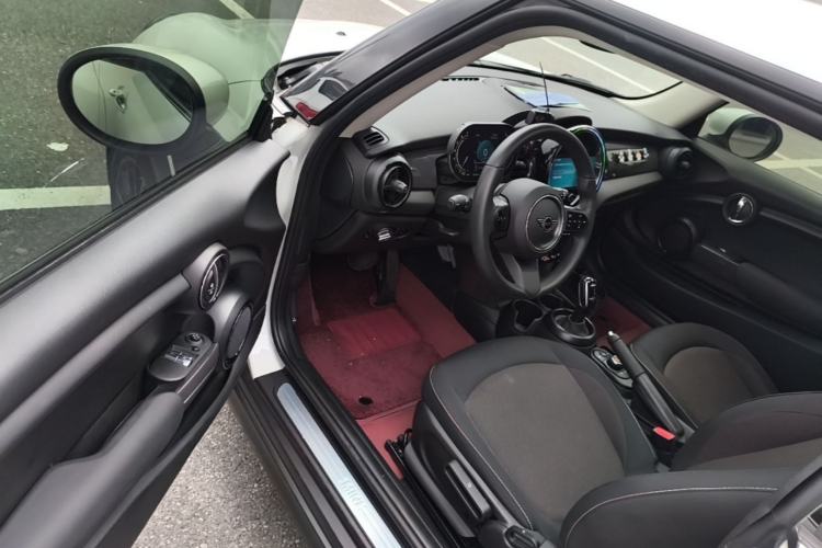 Used MINI 2023 1.5T ONE Driver Seat