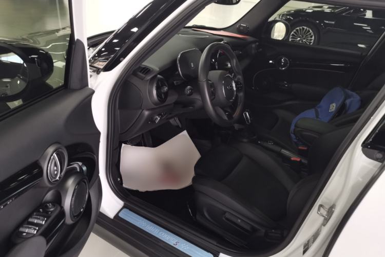 Used MINI 2023 Facelift 2.0T COOPER S Artist Five-Door Edition Driver Seat