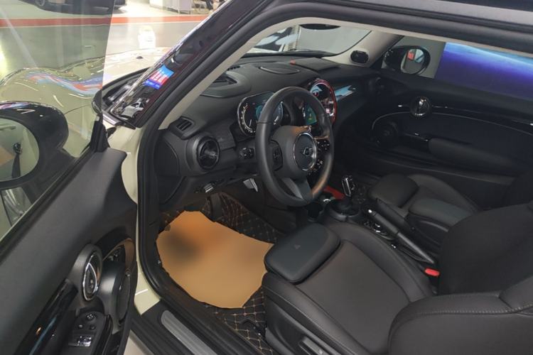 Used MINI 2023 1.5T COOPER Artist Driver Seat