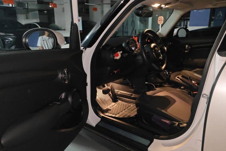 Used MINI 2023 1.5T ONE Five-Door Edition Driver Seat
