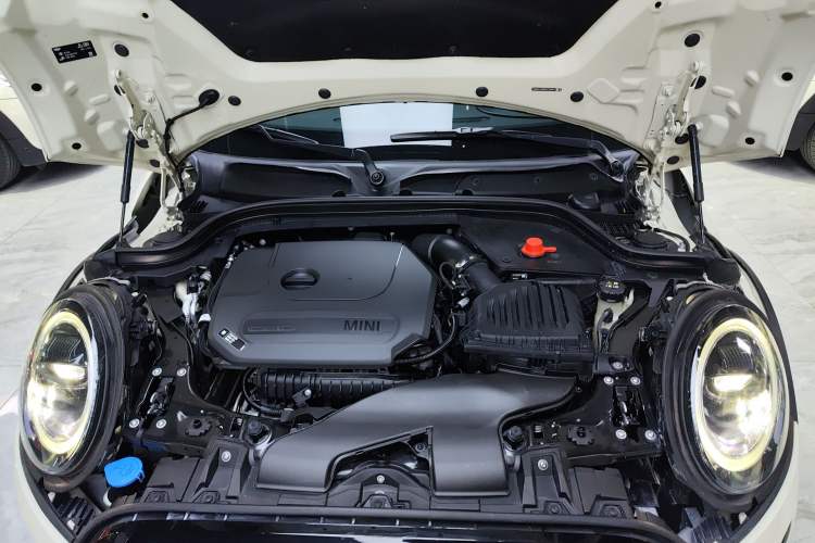Used MINI 2023 Updated 1.5T COOPER Artist Five-Door Edition Engine Bay