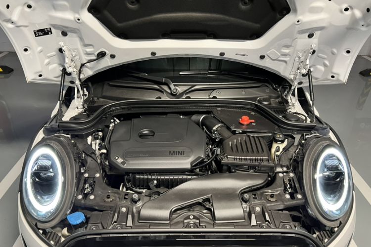 Used MINI 2023 Updated 1.5T COOPER Artist Five-Door Edition Engine Bay