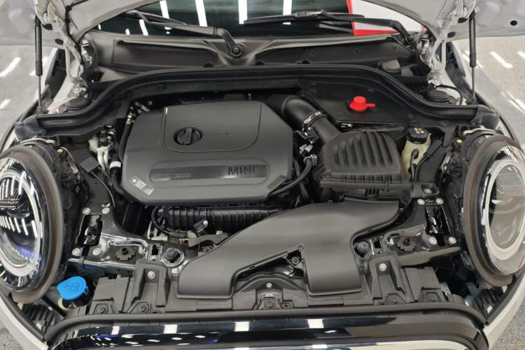 Used MINI 2023 1.5T ONE Five-Door Edition Engine Bay