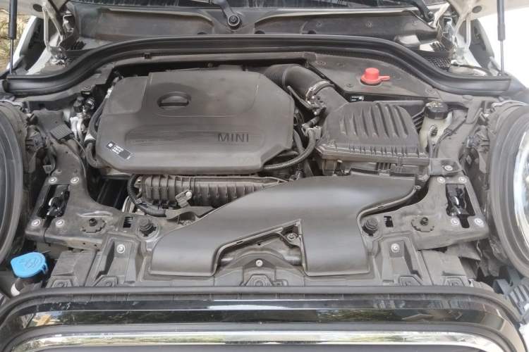 Used MINI 2023 Updated 1.5T COOPER Artist Five-Door Edition Engine Bay