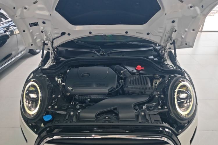 Used MINI 2023 Updated 1.5T COOPER Artist Engine Bay