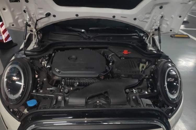 Used MINI 2023 Updated 1.5T COOPER Artist Engine Bay
