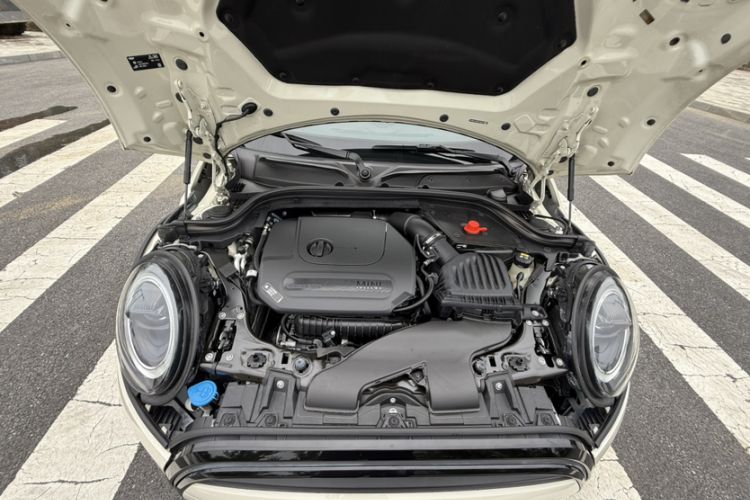 Used MINI 2023 1.5T COOPER Artist Engine Bay