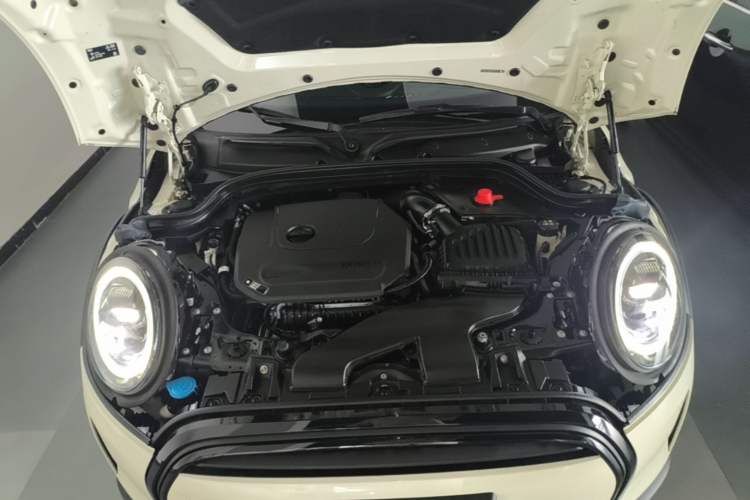Used MINI 2023 1.5T COOPER Artist Engine Bay