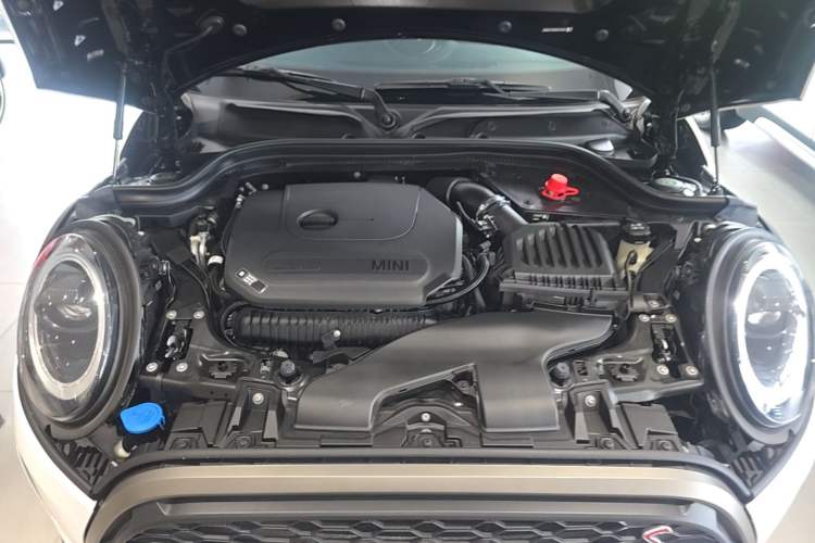 Used MINI 2023 Facelift 2.0T COOPER S Artist Five-Door Edition Engine Bay