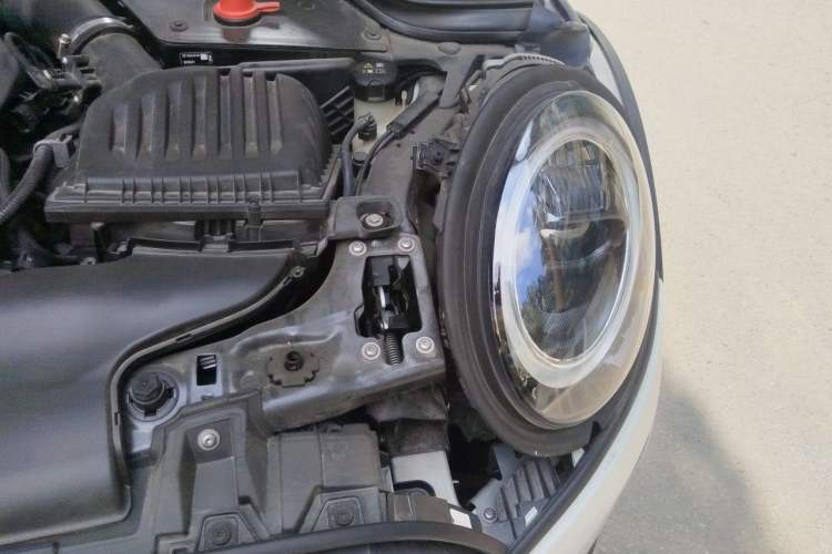 Used MINI 2023 Updated 1.5T COOPER Artist Five-Door Edition Engine Bay Left