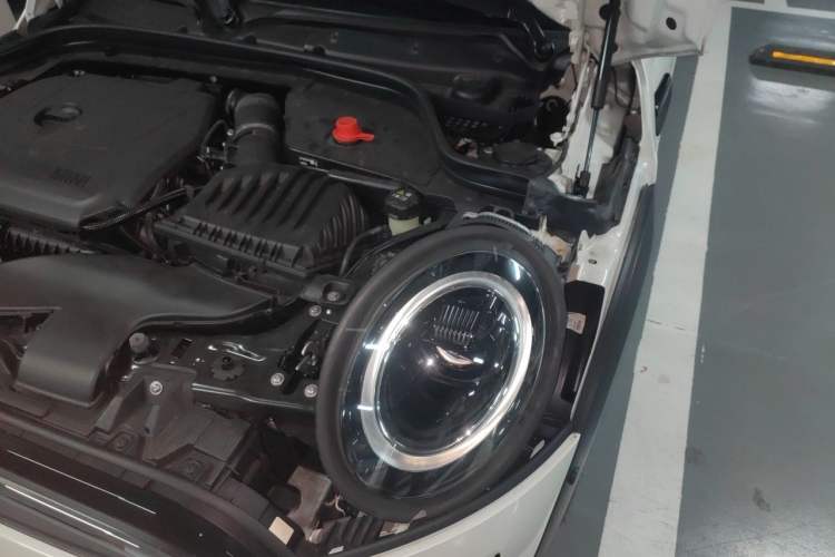 Used MINI 2023 Updated 1.5T COOPER Artist Engine Bay Left