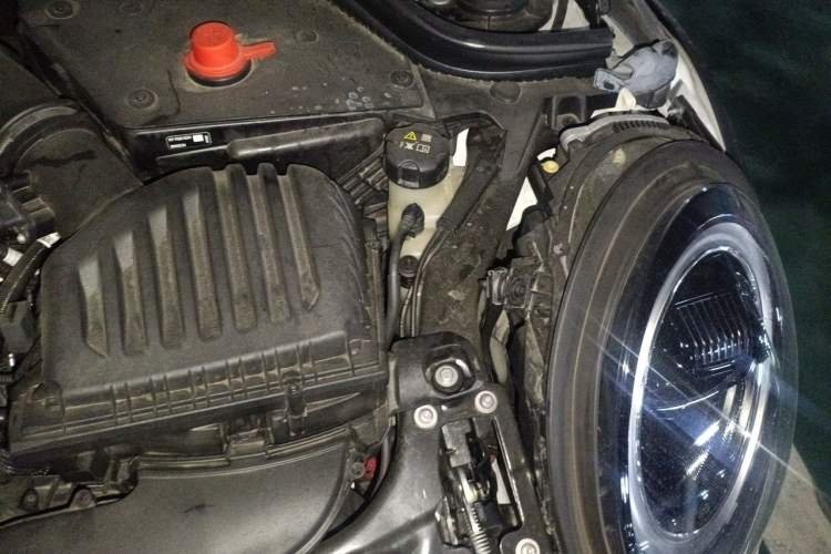 Used MINI 2023 Updated 2.0T COOPER S Artist Engine Bay Left