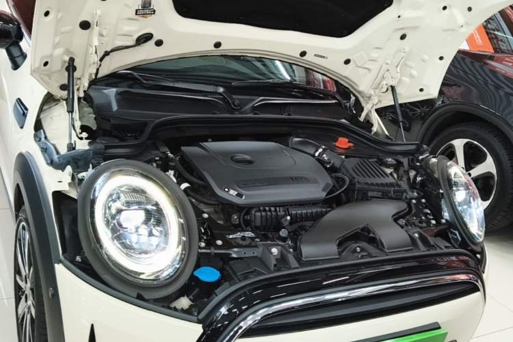 Used MINI 2023 1.5T COOPER Artist Engine Bay