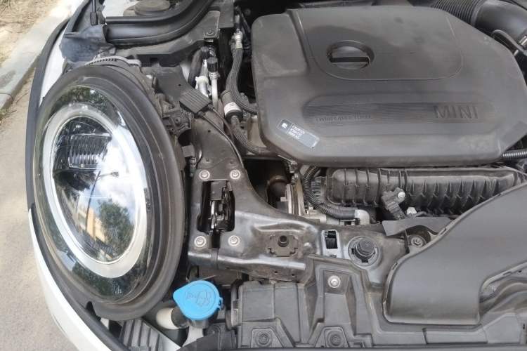 Used MINI 2023 Updated 1.5T COOPER Artist Five-Door Edition Engine Bay Right