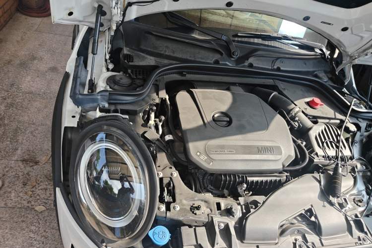 Used MINI 2023 1.5T COOPER King's Cross Special Edition Engine Bay Right
