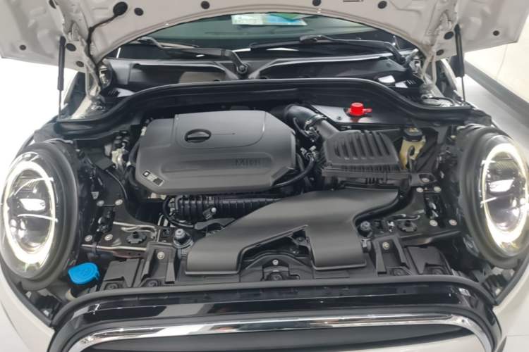 Used MINI 2023 Updated 1.5T COOPER Artist Five-Door Edition Engine Bay