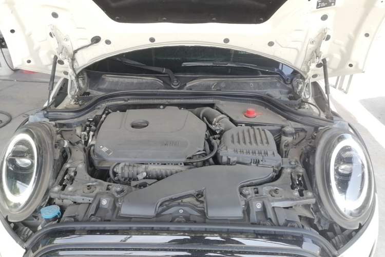 Used MINI 2023 1.5T COOPER Artist Engine Bay