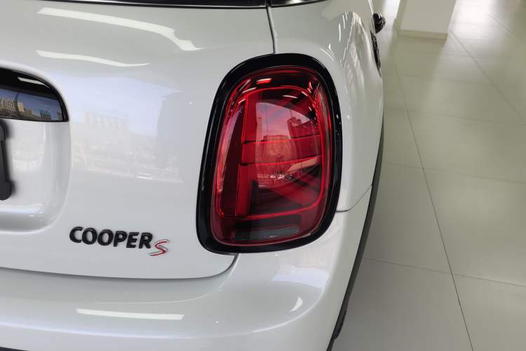 Used MINI 2023 Facelift 2.0T COOPER S Artist Five-Door Edition Exterior 3