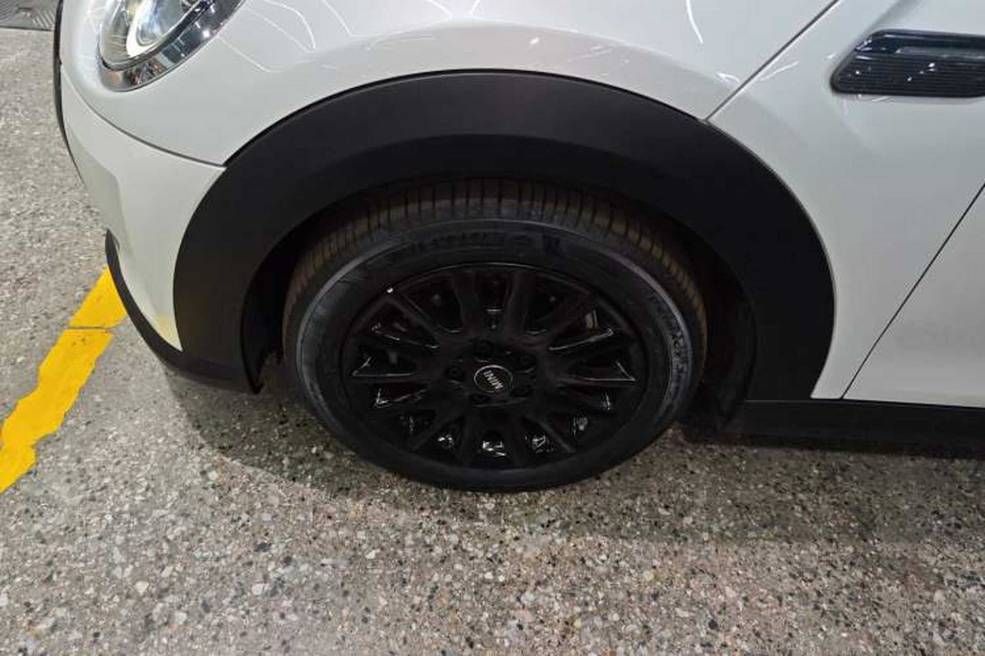 Used MINI 2023 1.5T ONE Exterior 4