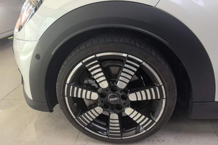 Used MINI 2023 Updated 2.0T COOPER S Artist Exterior 4
