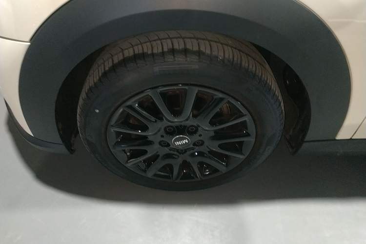 Used MINI 2023 1.5T ONE Exterior 4