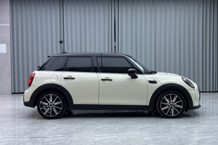 Used MINI 2023 Updated 1.5T COOPER Artist Five-Door Edition Exterior 5