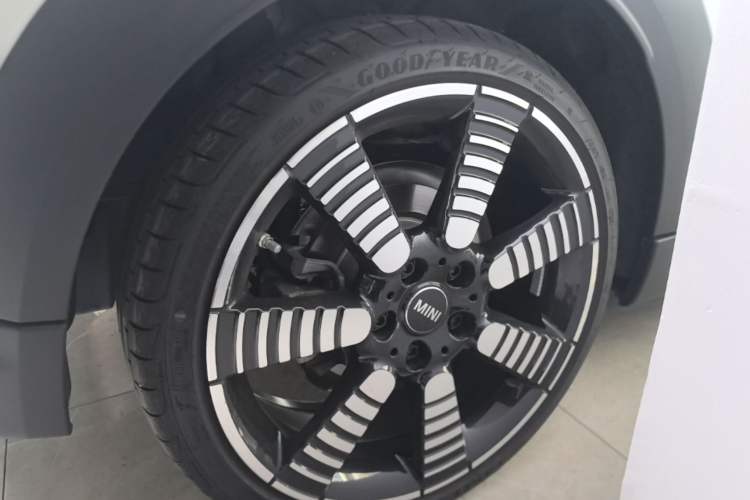 Used MINI 2023 Updated 2.0T COOPER S Artist Exterior 5