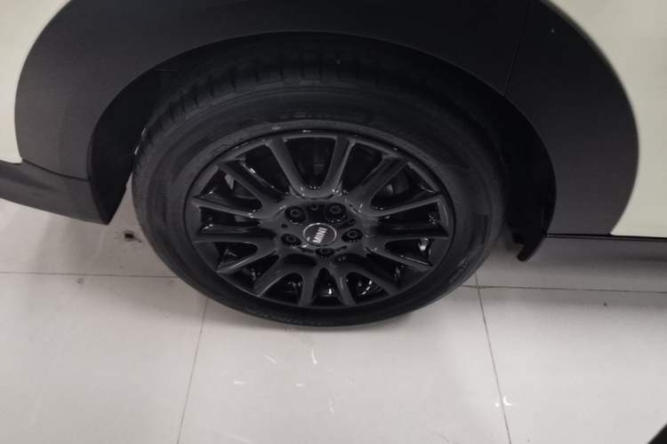 Used MINI 2023 1.5T ONE Five-Door Edition Exterior 5