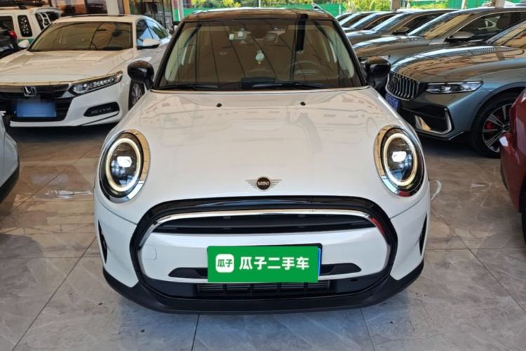Used MINI 2023 Updated 1.5T COOPER Artist Five-Door Edition Front
