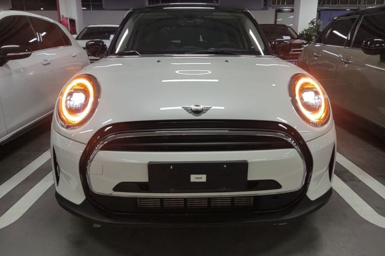 Used MINI 2023 Updated 1.5T COOPER Artist Five-Door Edition Front