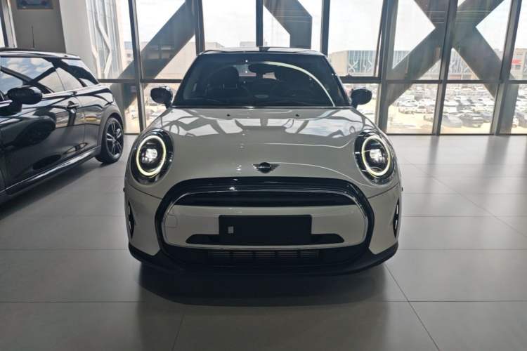 Used MINI 2023 Updated 1.5T COOPER Artist Front