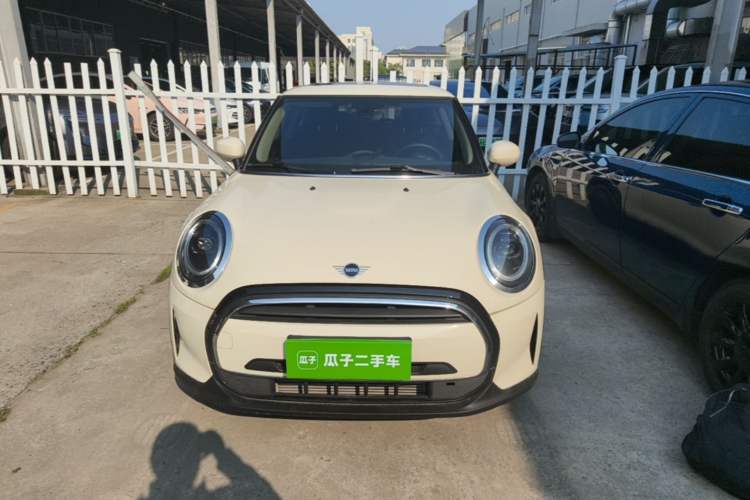 Used MINI 2023 1.5T ONE Front