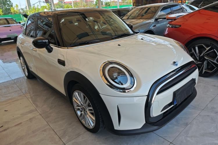Used MINI 2023 Updated 1.5T COOPER Artist Five-Door Edition Front Right 45 Deg