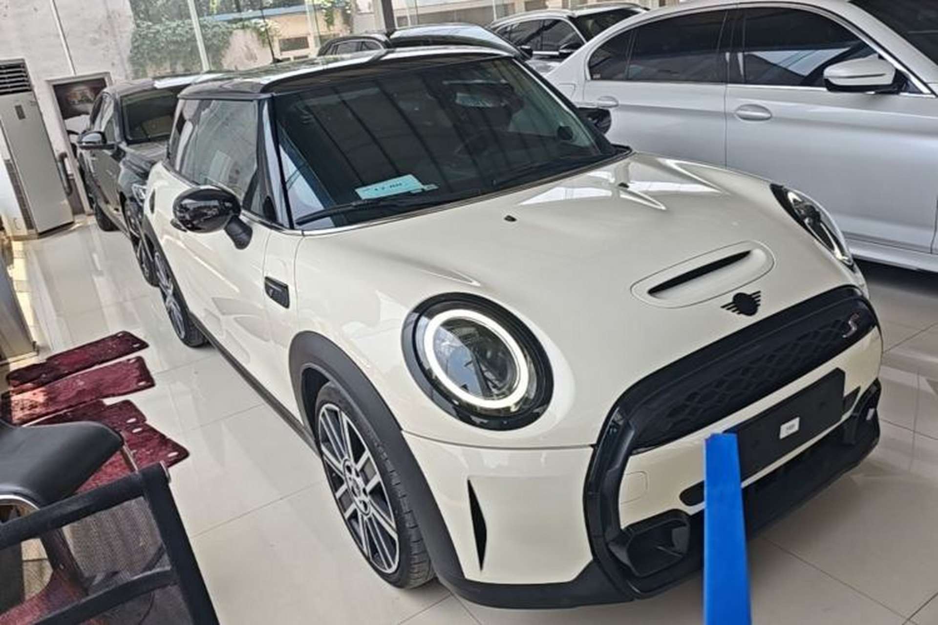 Used MINI 2023 2.0T COOPER S Artist Front Right 45 Deg