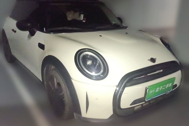 Used MINI 2023 1.5T COOPER Artist Front Right 45 Deg