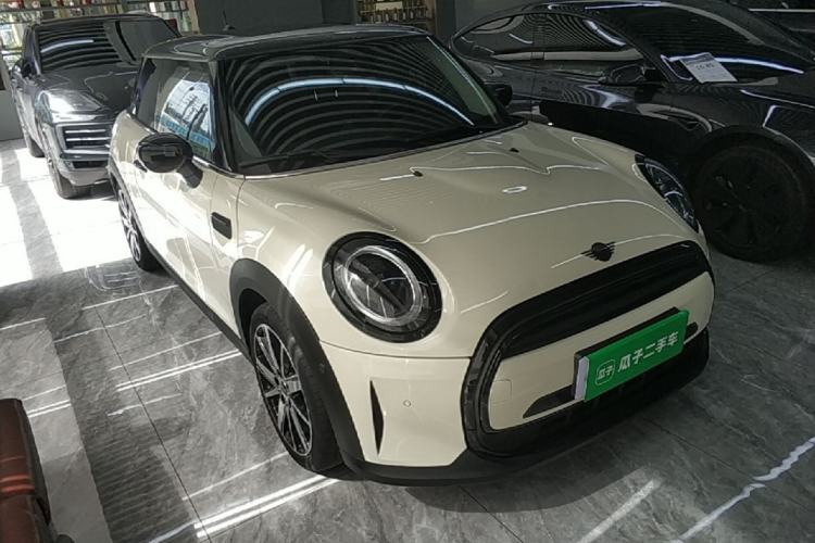 Used MINI 2023 1.5T COOPER Artist Front Right 45 Deg