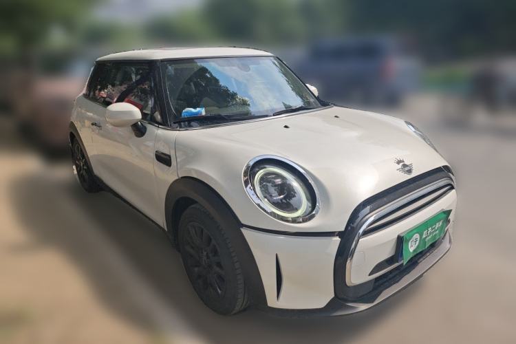 Used MINI 2023 1.5T ONE Front Right 45 Deg
