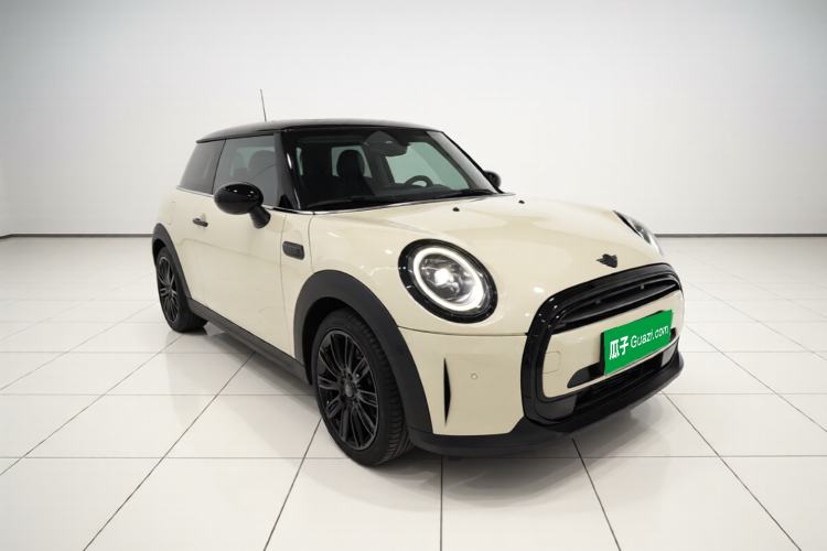 Used MINI 2023 1.5T COOPER Artist Front Right 45 Deg